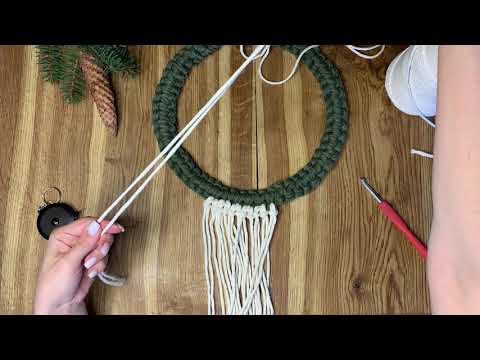 Видео: Плетём рождественский венок часть 2
