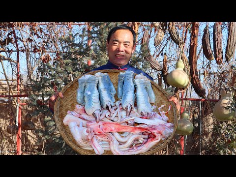 Видео: Самая уникальная еда в мире! Огромные страусиные лапы, жареные и тушёные до мягкости!