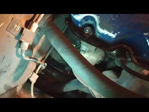 Видео: Замена радиатора отопителя на Иж Ода 2717 пирожок