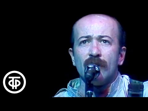 Видео: Александр Розенбаум "Осень" ("Пусть осень не кончается...") (1988)
