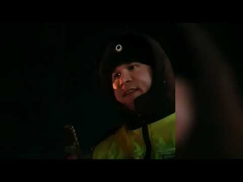 Видео: Дуньте сюда, а документы потом!