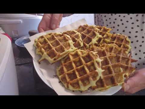 Видео: НЕВЕРОЯТНО ВКУСНЫЕ ПП ВАФЛИ ИЗ КАБАЧКА. РЕЦЕПТ В ОПИСАНИИ.