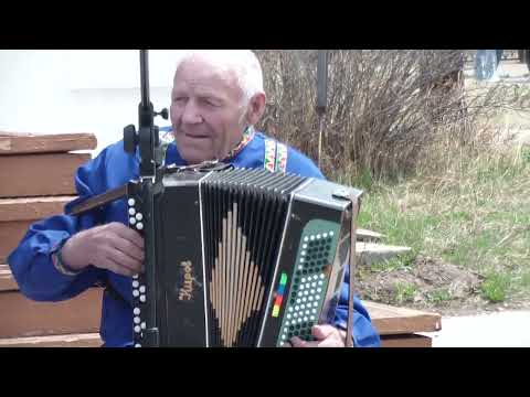 Видео: Идём по жизни с песней!