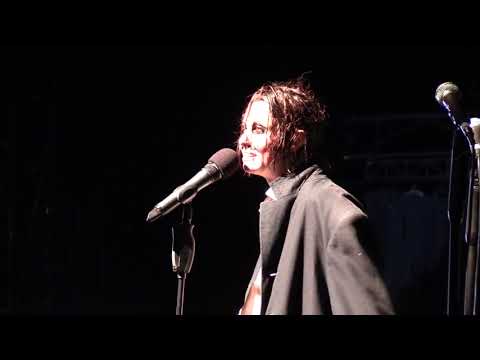 Видео: Добрый человек из Сезуана