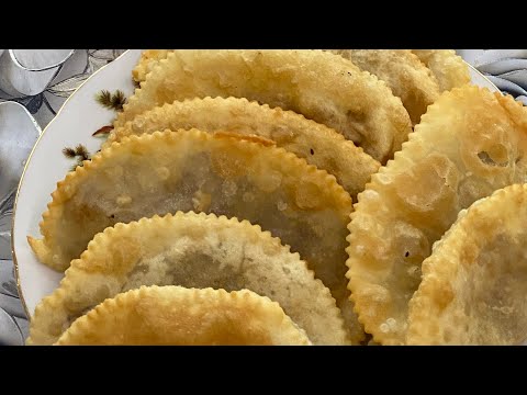 Видео: #чебуреки (самое лучшее тесто для чебуреков) хамирлари зўр чиқадиган чебурек тайёрлаймиз.