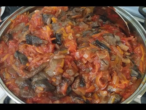Видео: Консервация грибов в томате с луком и морковкой.Очень вкусно!!!