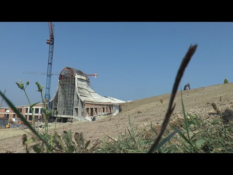 Видео: Відпустовий центр у Старуні: будівництво Собору