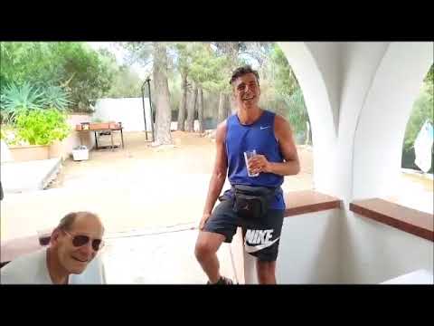 Видео: Наш герой Валентино, мастер на все руки, еще и жених завидный! Il nostro eroe Valentino, fidanzato!