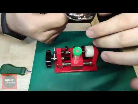 Видео: Как заменить батарейку в часах с крышкой хлопушкой Jaques Lemans