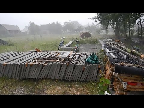 Видео: Установка железобетонного забора ч.4