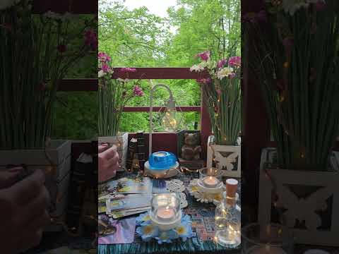 Видео: Он слабеет не может контролировать себя