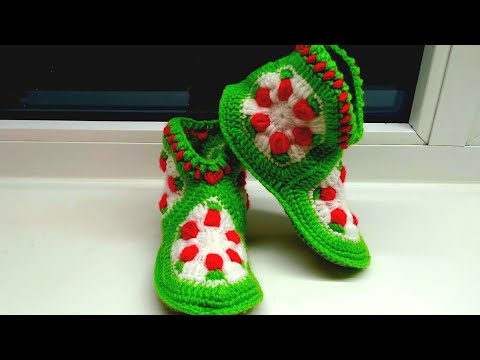 Видео: Как привязать сапожки к войлочной стельке. Полусапожки "ягодки" крючком для девочки.