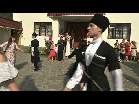 Видео: ПОЁТ ГРУППА "АССЫ-АЛАНЫ"  (ВИДЕОСТУДИЯ "КАДР")