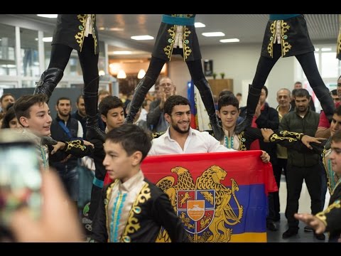 Видео: Армяне Красноярска встречают Миграна Арутюняна – Олимпийского Чемпиона (!) Рио-2016