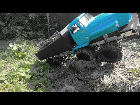 Видео: RC "Урал" 8х8, ч.4 (окончание): чуть не перевернулся с грузом! Штурмуем гору и лестницу