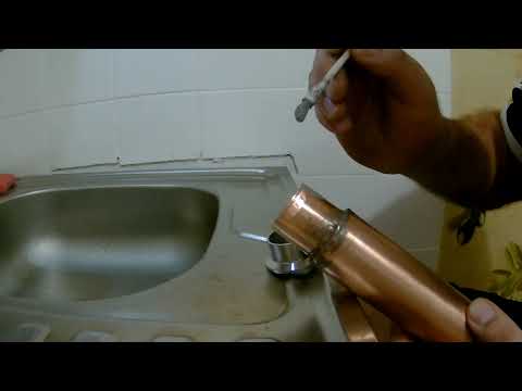 Видео: Пайка меди с нержавейкой, кламп к медной трубе.