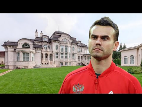 Видео: Как живет Игорь Акинфеев и сколько зарабатывает капитан ЦСКА Нам и не снилось