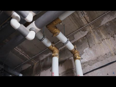 Видео: Монтаж отопления для школы. Проектирование системы труб из сшитого полиэтилена