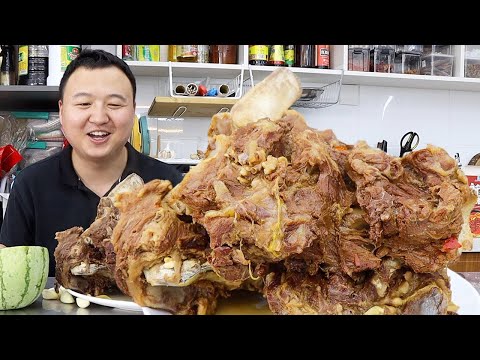 Видео: Цян делает пряную тушеную говяжью шею, мягкую и вкусную.