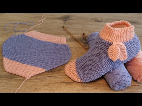 Видео: Легкие следки спицами с листиками🍂 Easy Slippers with leaves knitting patter