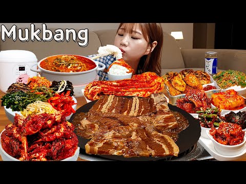 Видео: Sub)Real Mukbang- 18 блюд корейской домашней еды 🍱 Свиные ребрышки, пибимпап 🍳 ASMR