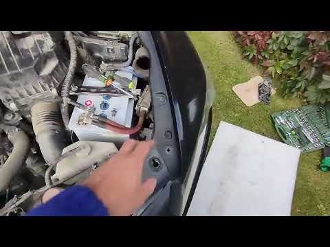 Видео: Как снять бампер Honda Stream RN6