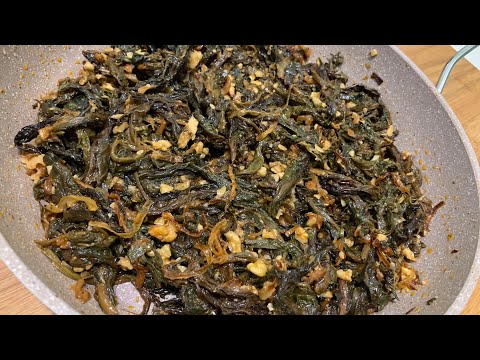 Видео: Невероятно вкусный салат из конского щавеля для постного питания! | Ավելուկով աղցան | Horse sorrel