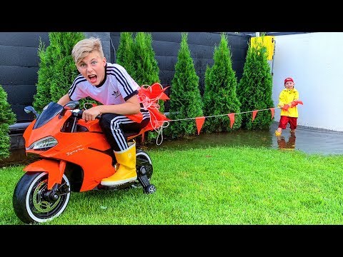 Видео: КТО КОГО??? Мега-ЛУЖА во дворе.Тиша вредничает...