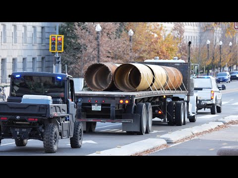 Видео: Начинаются работы в бальном зале Белого дома?