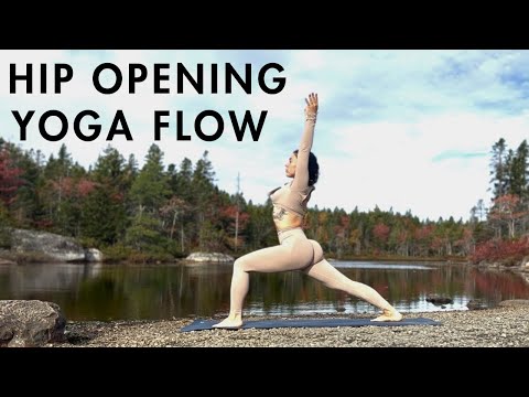 Видео: 15-минутная утренняя йога для раскрытия бедер