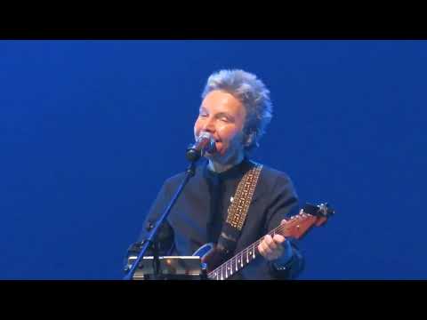 Видео: Сурганова и оркестр, "Там за рекой"(Юл Абрамов). Г Новосибирск 10.11.2025 #сургановаиоркестр