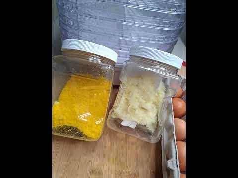 Видео: сушим яичный желток и белок в домашних условиях