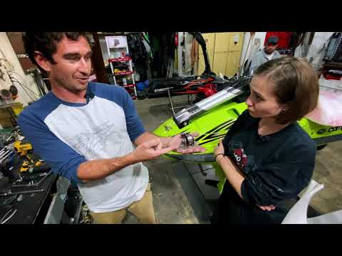 Видео: Что такое стоячий гидроцикл? Рассказывают ребята из JetCamp