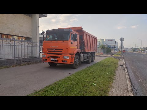 Видео: Езда по тротуарам на Камазе