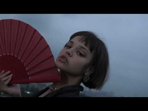 Видео: Сюзанна - выдох на шее (mood video)