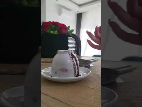 Видео: Он кусает локти 😃 без тебя ему не жить! Хочет встречи сил нету #гаданиенакофейнойгуще 