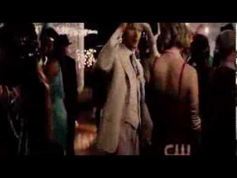 Видео: Клаус и Кэролайн - О Боже, какой мужчина