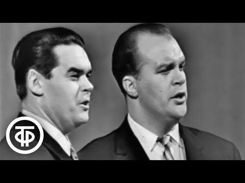 Видео: Евгений Кибкало и Марк Решетин "Песня о тревожной молодости". Концерт в честь 46-й годовщины Октября