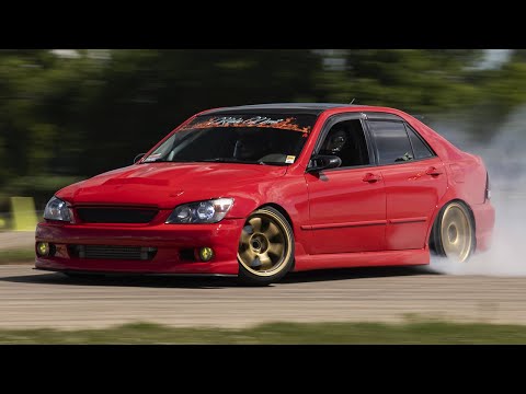 Видео: Дрифт Lexus IS300 и IS200. Toyota Altezza подходит для дрифта? SXE10, GXE10, JCE10
