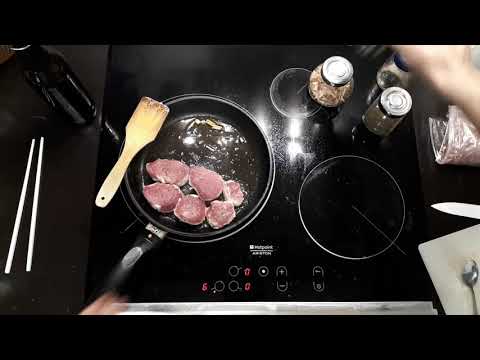 Видео: Как жарить свиную вырезку