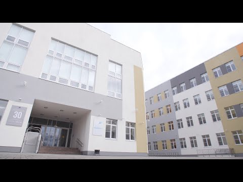 Видео: Новая жизнь тюменской школы