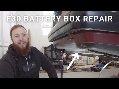 Видео: Руководство по ремонту ржавчины на аккумуляторном отсеке BMW E30 | Как устранить гниение заднего ...