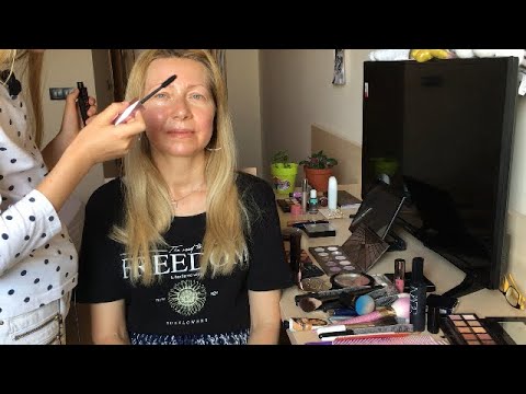 Видео: АСМР Макияж 💄 маме. Косметика