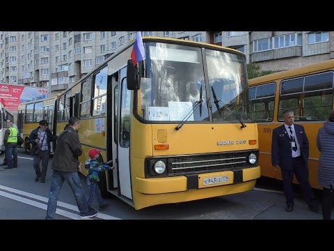 Видео: Икарус 280. Парад ретро-транспорта в Санкт-Петербурге