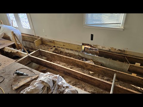 Видео: Ремонт гнилых полов может быть опасным, если вы не будете осторожны.