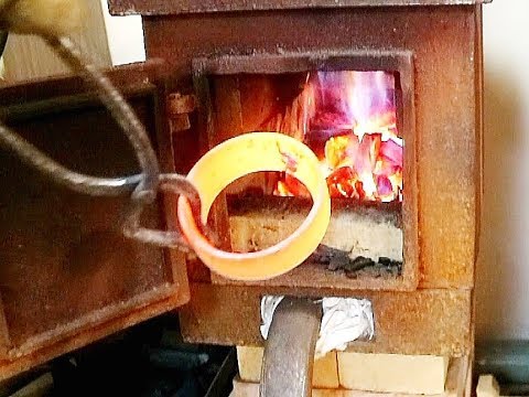 Видео: Куём  из подшипника лесной ножичек. ( 1 часть )