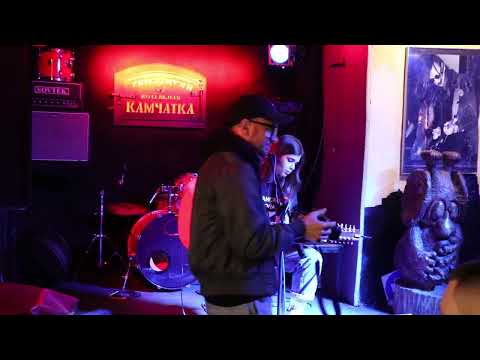 Видео: Полина Баранкова на вечере памяти Егора Летова 19 февраля 2023 г.