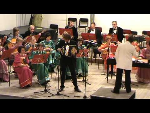 Видео: Гармонист играет твист, исполняет П. Уханов