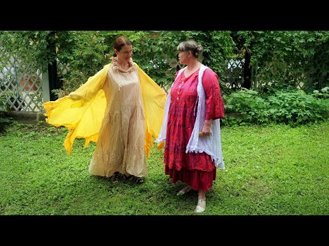 Видео: О коллегах. В гостях у дизайнера одежды Елены Ивановы.