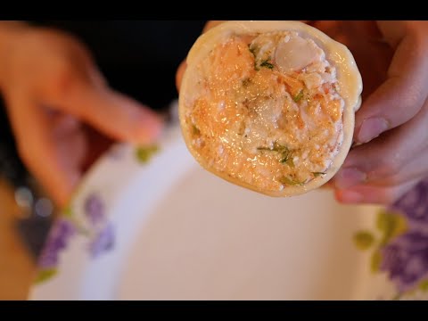 Видео: Кальмар фаршированный тигровыми креветками и семгой! SPORT КУХНЯ Squid stuffed!